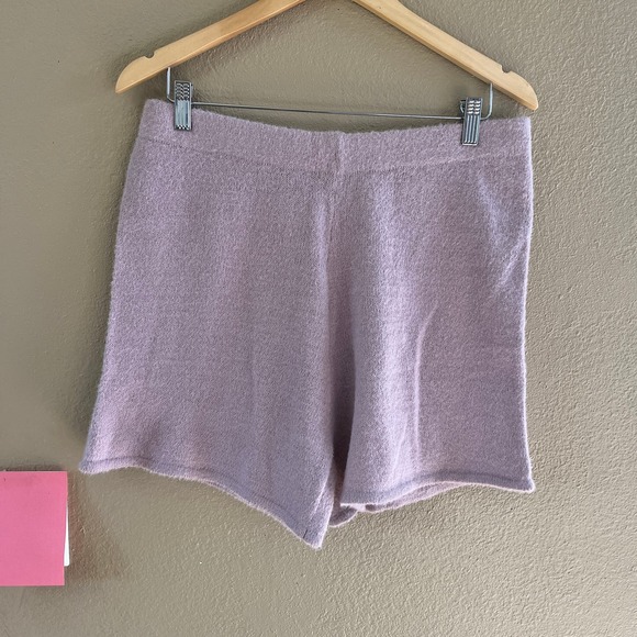 NEW BCBG Generation fuzzy soft knit english rose high waisted shorts - Picture 2 of 5